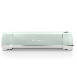 Cricut Explore Air 2 comes with 1 standard cutting mat and extra cutting blades.